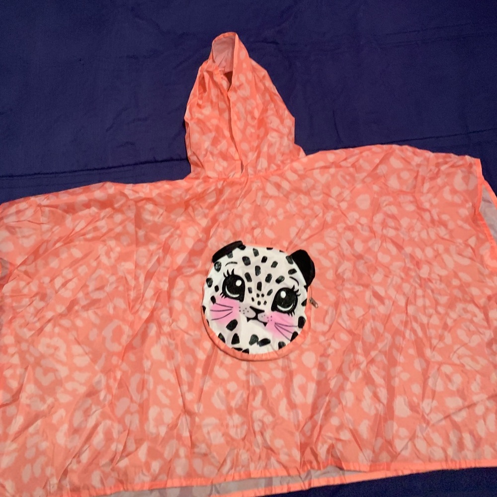 Girls poncho with adorable panda case!